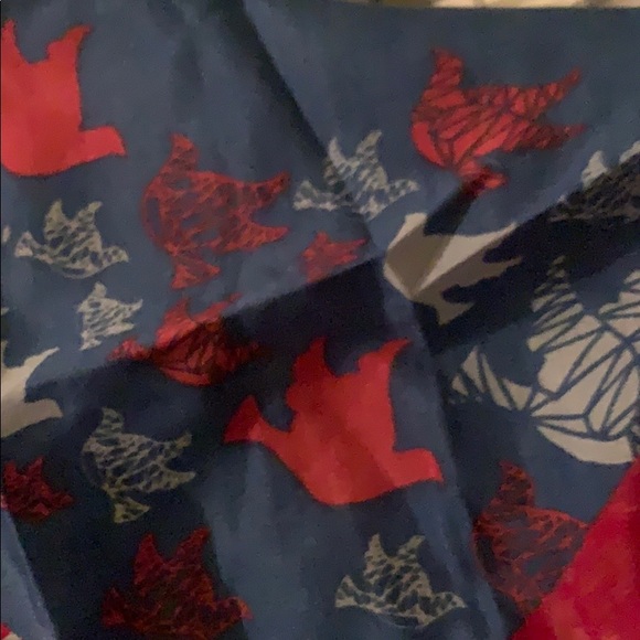 (3 for 8) women’s pink scarf - Picture 4 of 5